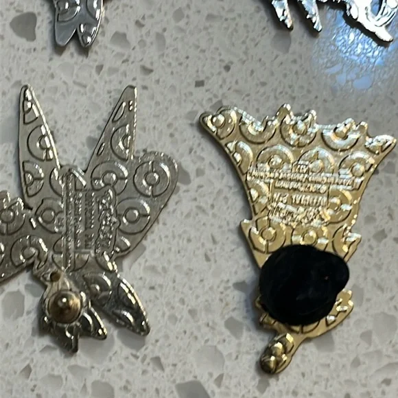 Charizard Official Pokemon Collectible Pin lot - Picture 6 of 7